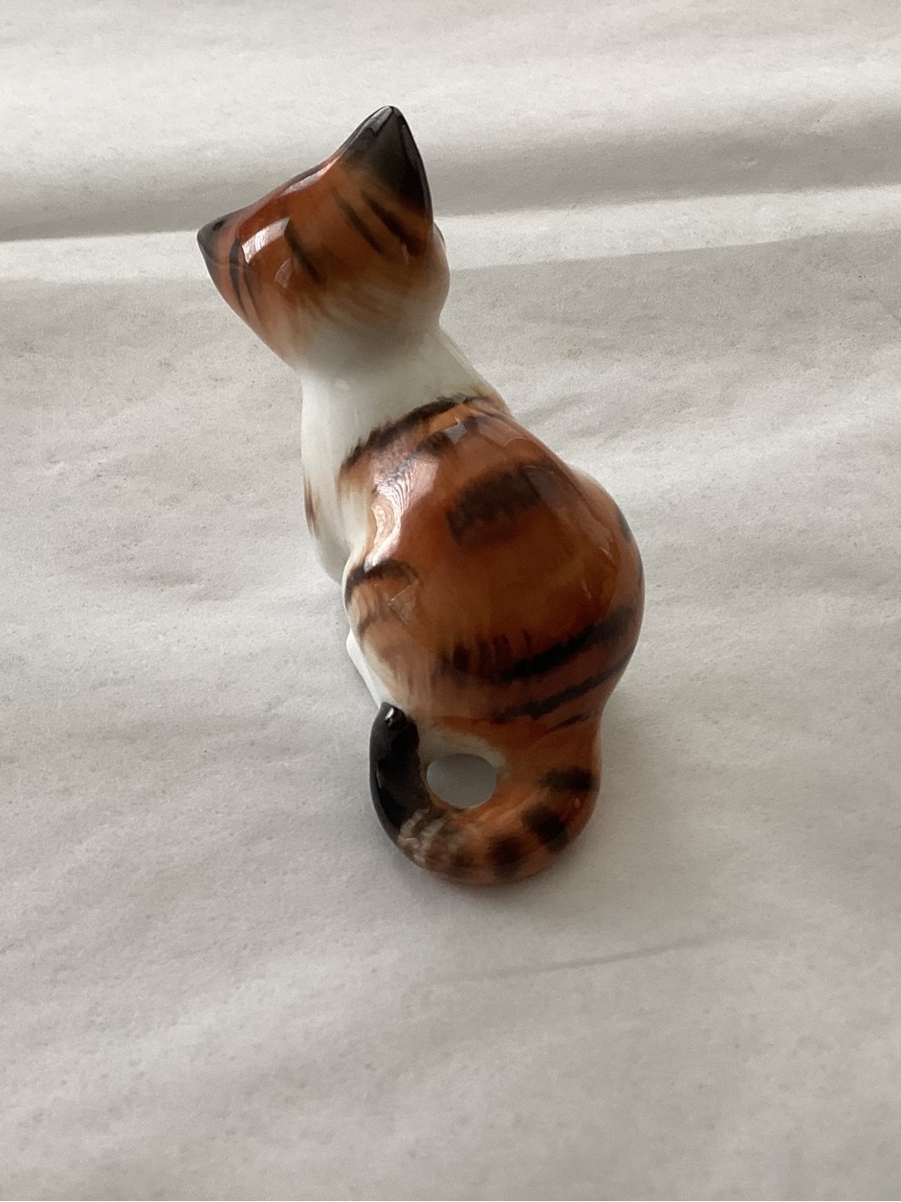 Vtg. Royal Doulton Fine Bone China “Character Kitten” figurine HN2583 - Picture 5 of 6